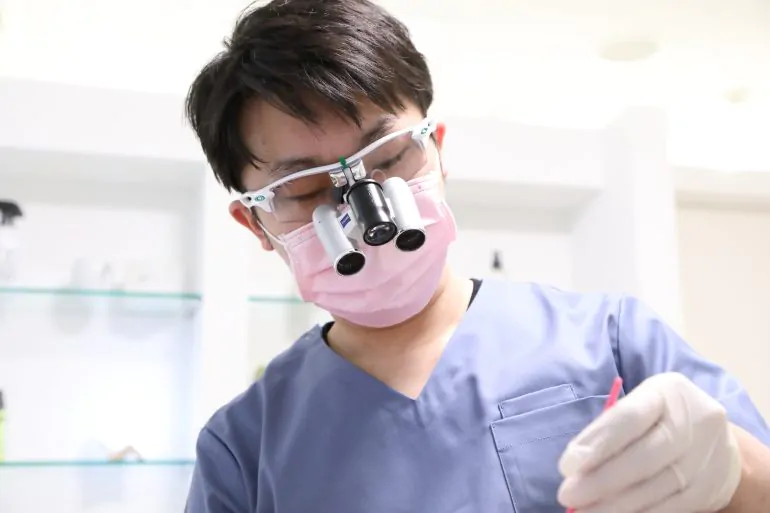 大阪でインプラント治療を行うHANA intelligence歯科・矯正歯科では、治療回数の少ないインプラント治療が可能
